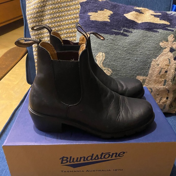 Blundstone Shoes - Blundstone Black Heeled Boots
